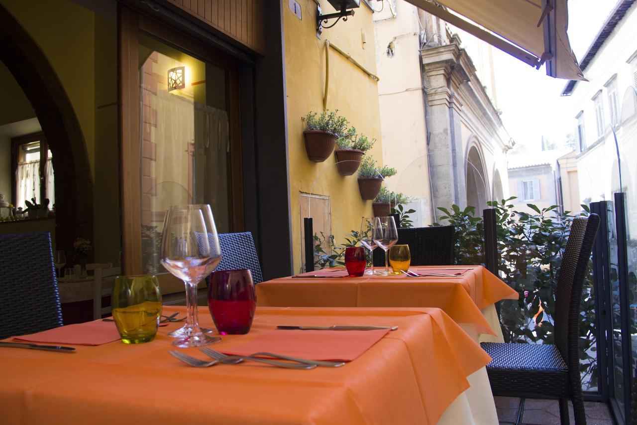Il Borgo Ristorante Pizzeria Camere Acquapendente Exterior photo